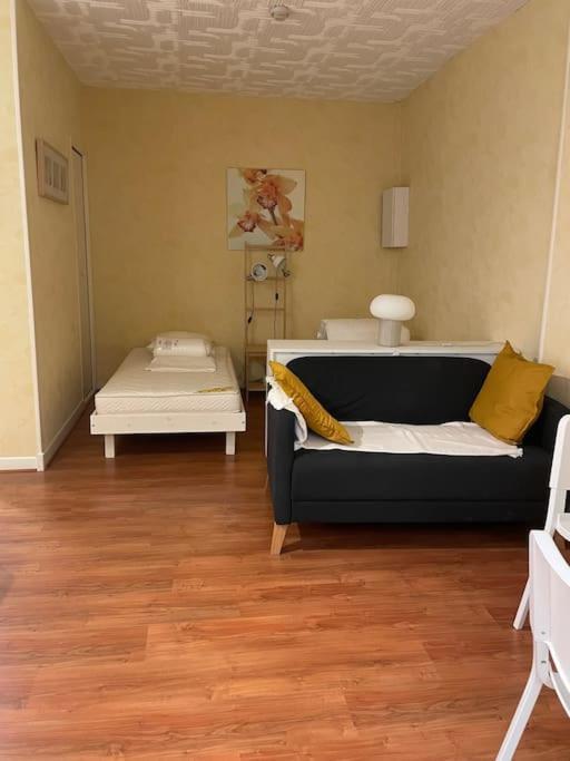 Studio N•2 Avec Patio En Plein Coeur De La Ville Bagnères-de-Bigorre Dış mekan fotoğraf